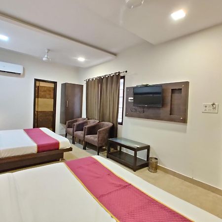 Hotel The Grandpark Amritsar Exterior photo