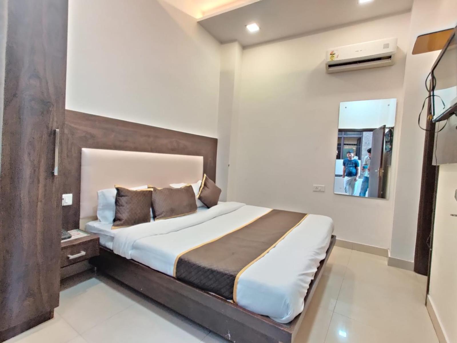 Hotel The Grandpark Amritsar Exterior photo