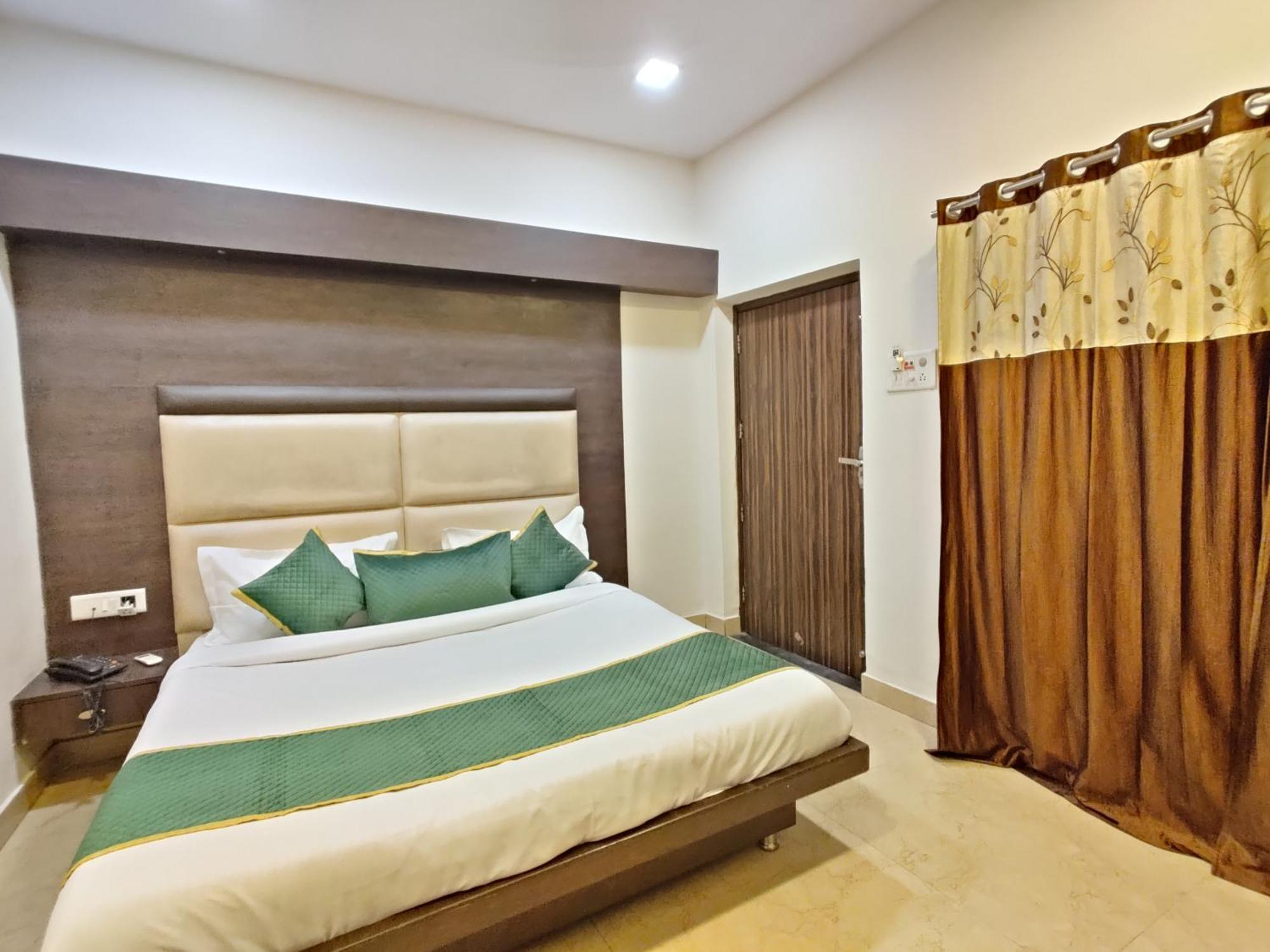 Hotel The Grandpark Amritsar Exterior photo