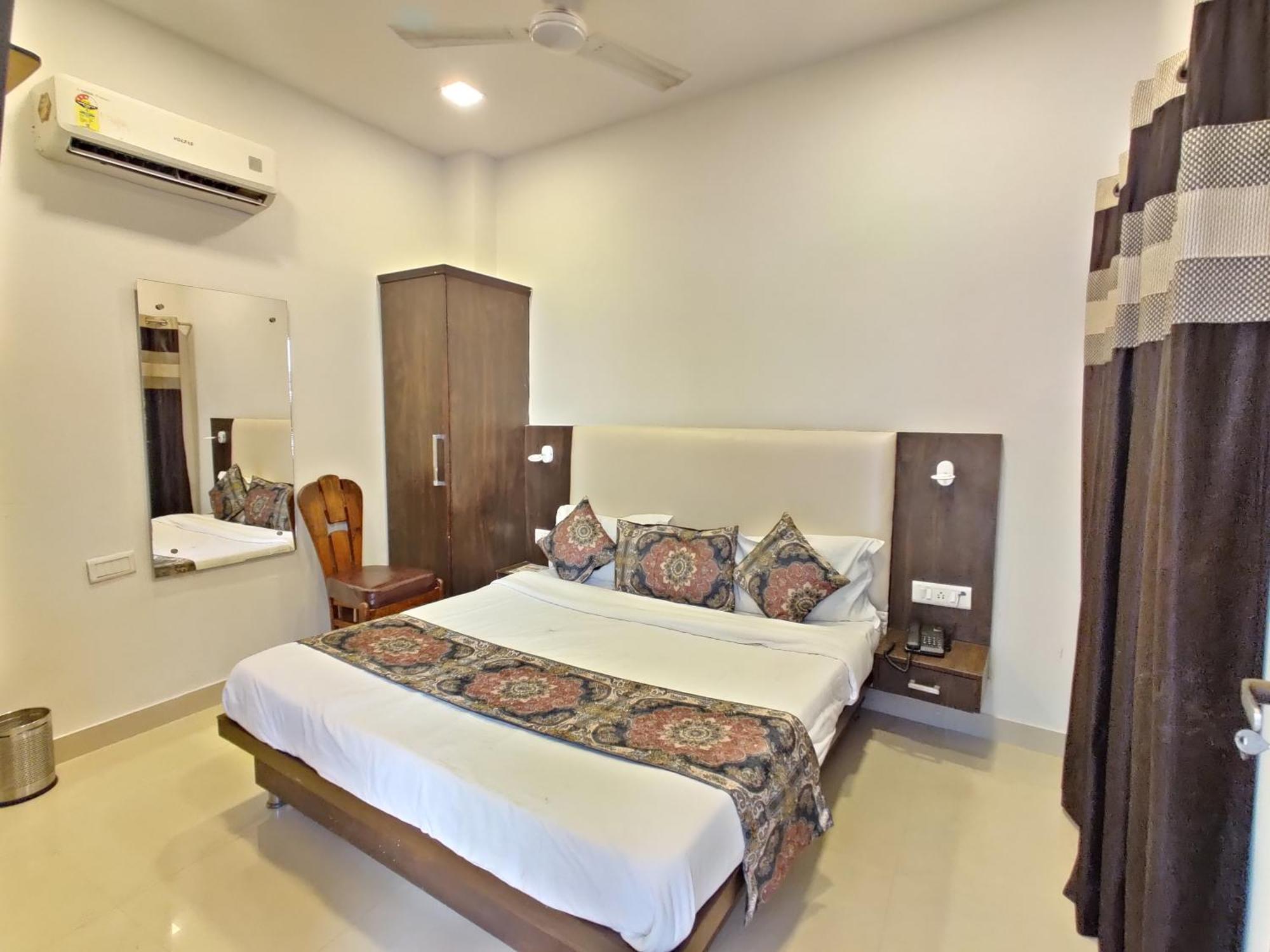 Hotel The Grandpark Amritsar Exterior photo