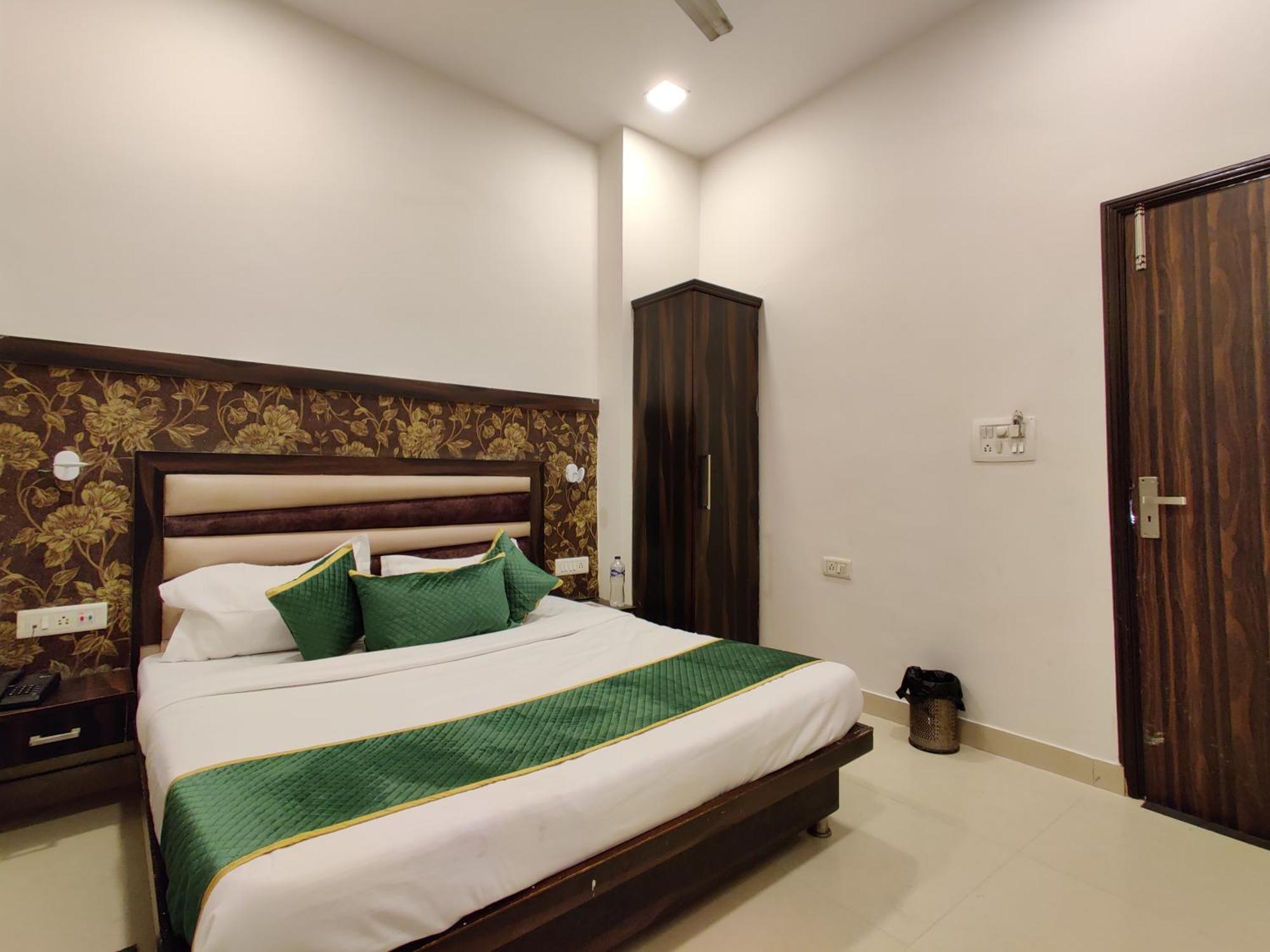 Hotel The Grandpark Amritsar Exterior photo